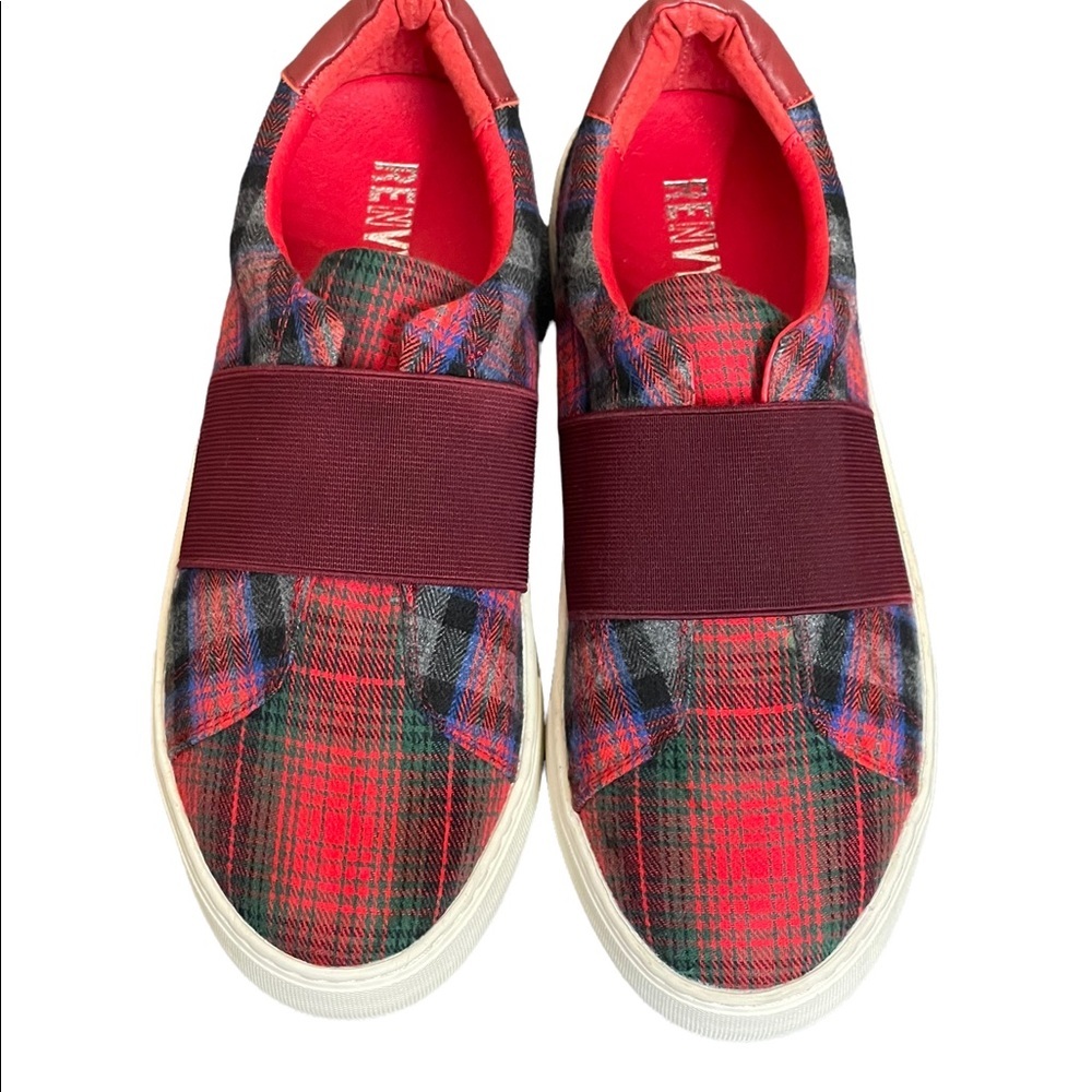 NWT Ladies Renvy Sneakers Size 8.5 M‎